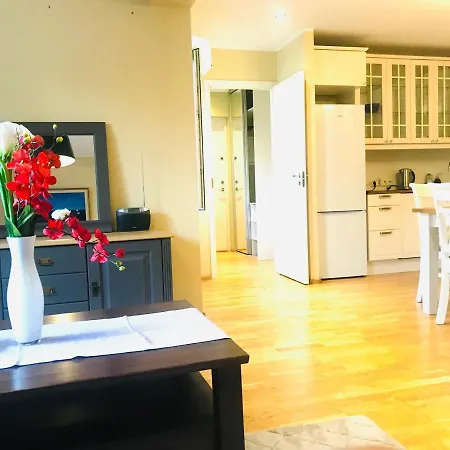 Apartment Cozy Penthouse Apartment, Free Parking *